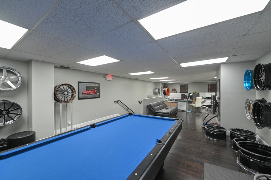 More Photos Of 13977-13981 SW 140th St, Miami Light Distribution For Sale
