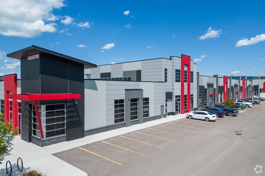 More Photos Of 6520 36 St NE, Calgary Freestanding For Lease