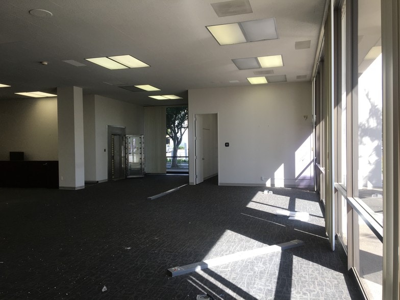 More Photos Of 15111 Whittier Blvd, Whittier Medical For Lease