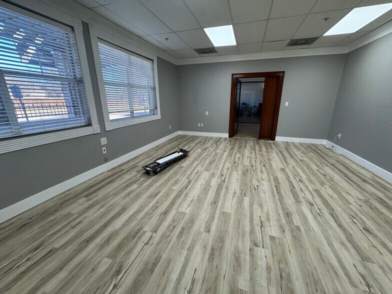 More Photos Of 515 W Southlake Blvd, Southlake Medical For Lease