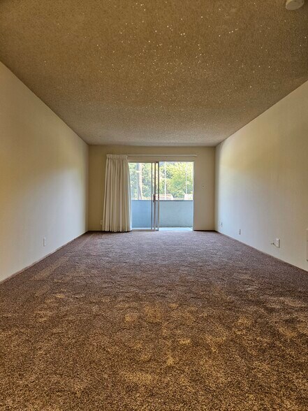 More Photos Of 1049 Armstrong St, Hayward Apartments For Sale