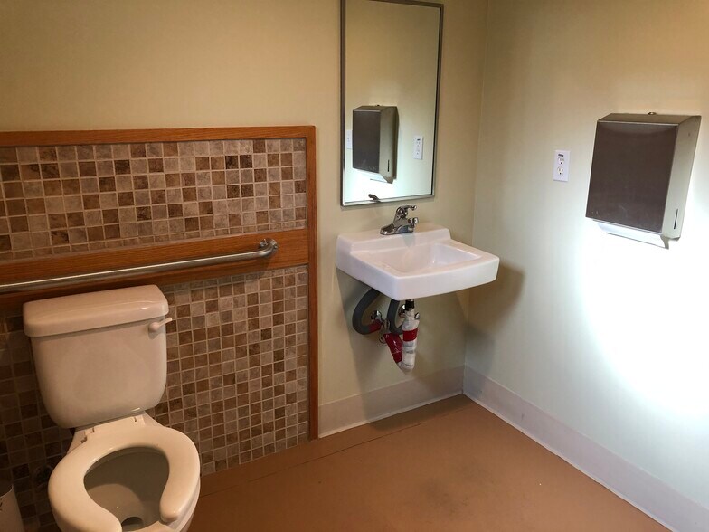 More Photos Of 1005 Fowler Way, Placerville Medical For Sale