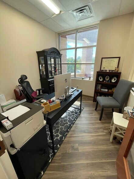 More Photos Of 2405 Whittier Dr, Frederick Medical For Lease