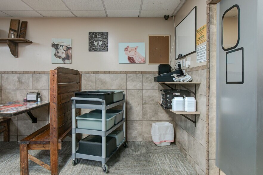 More Photos Of 868 County Line Rd NE, Resaca Convenience Store For Sale
