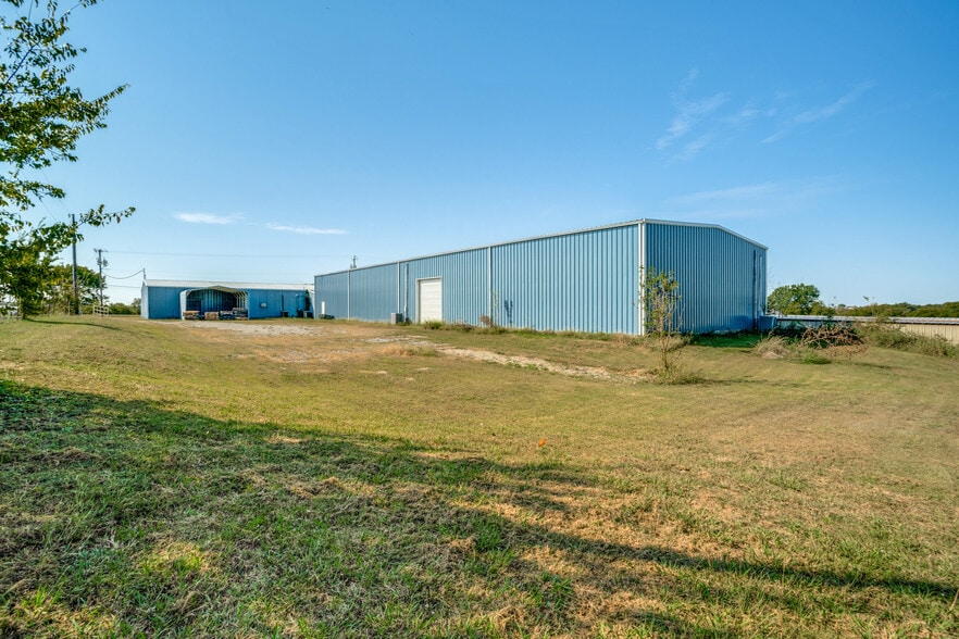 More Photos Of 473 FM 3133, Van Alstyne Warehouse For Lease
