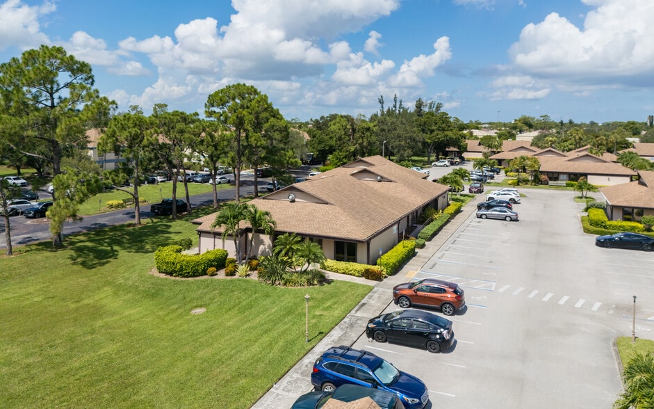 More Photos Of 12734 Kenwood Ln, Fort Myers Loft Creative Space For Lease