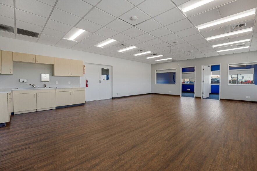 More Photos Of 3102 100th St SW, Everett Warehouse For Lease