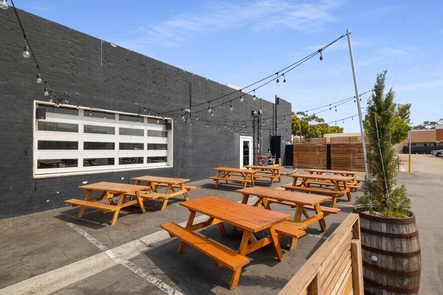 More Photos Of 1006-1036 Mission Ave, Oceanside Unknown For Lease