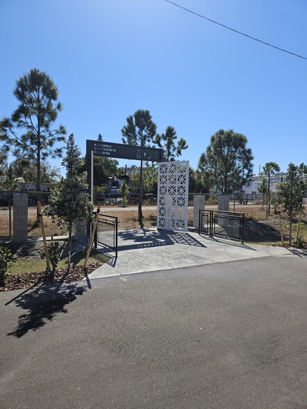 More Photos Of 2606 Fairfield Ave S, Saint Petersburg Light Manufacturing For Lease