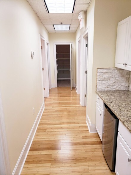 More Photos Of 308 Maxwell Rd, Alpharetta Office For Lease