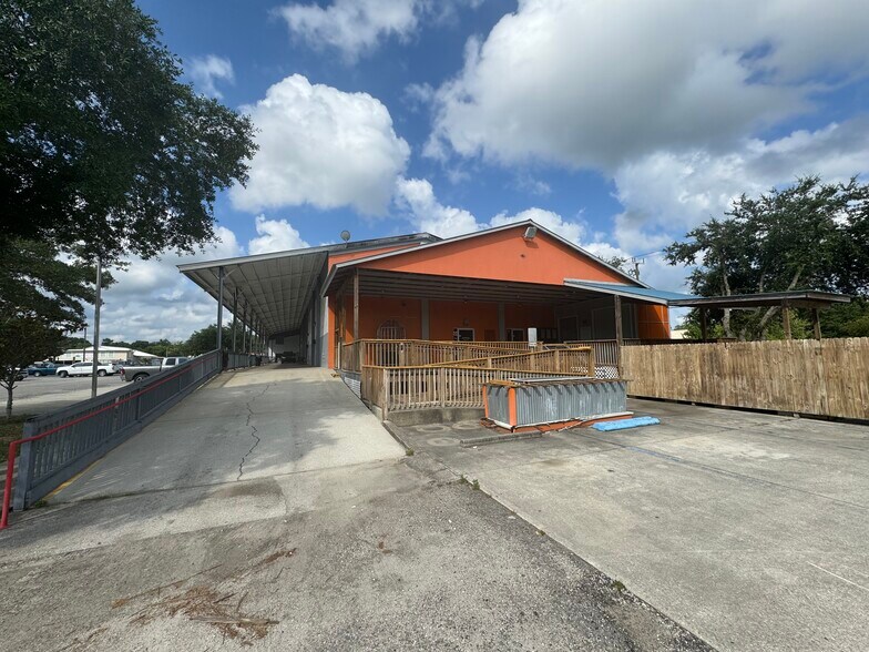 More Photos Of 800 N State St, Bunnell Storefront For Sale