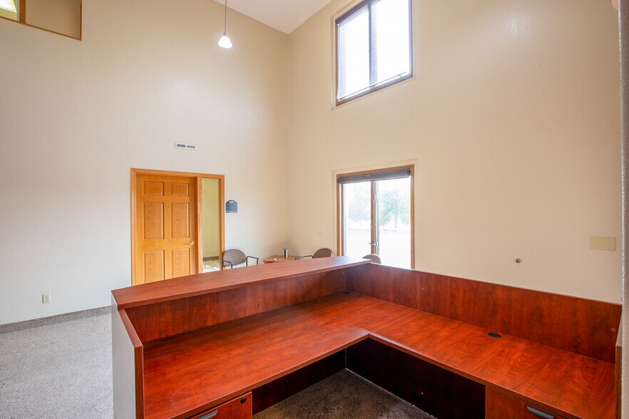 More Photos Of 1411 W Dakota Pkwy, Williston Office For Lease