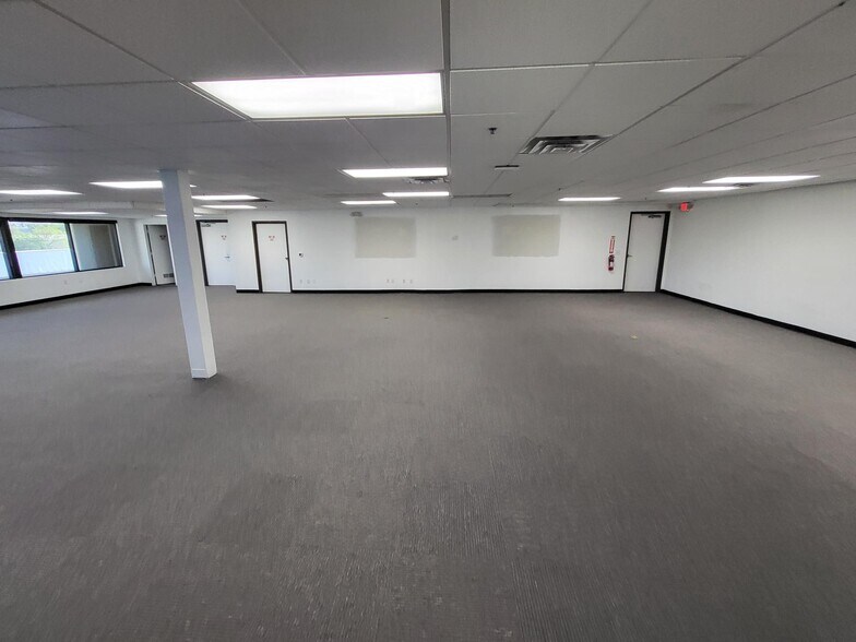More Photos Of 3326 Ponderosa Way, Las Vegas Warehouse For Lease