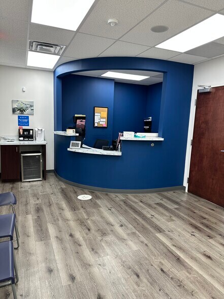 More Photos Of 22990 Pontiac Trl, South Lyon Bank For Sale