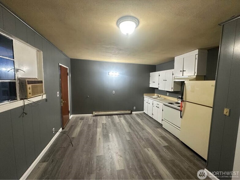 More Photos Of 616 Columbia Ave, Bridgeport Multifamily For Sale