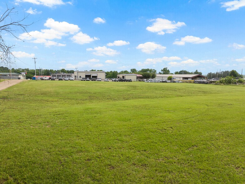 More Photos Of 2300 W Ferguson Rd, Mount Pleasant Freestanding For Lease