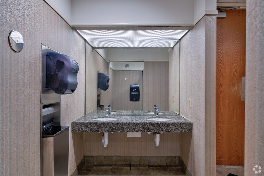 More Photos Of 7501 Boulder View Dr, North Chesterfield Unknown For Lease