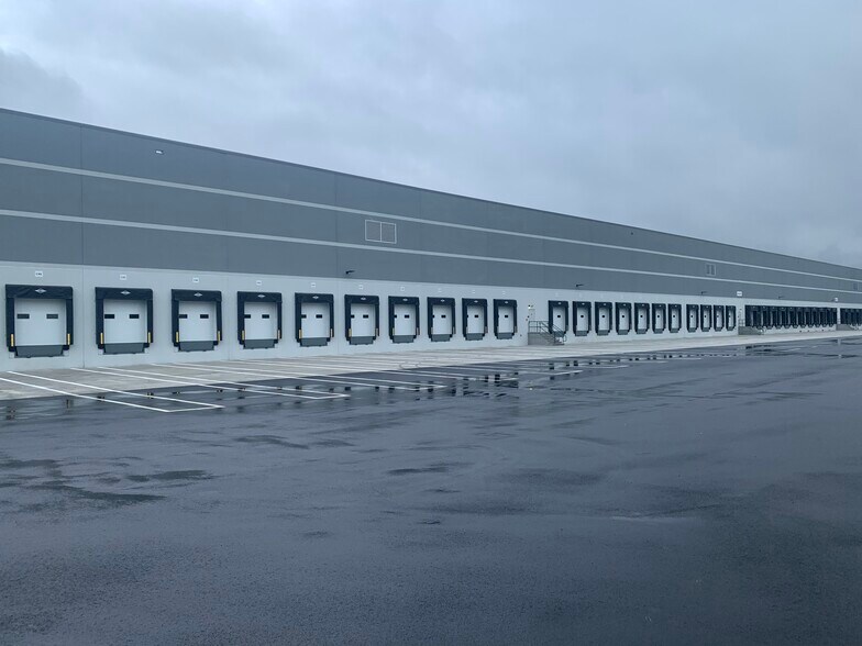 More Photos Of 237 E Main St, Norton Unknown For Lease