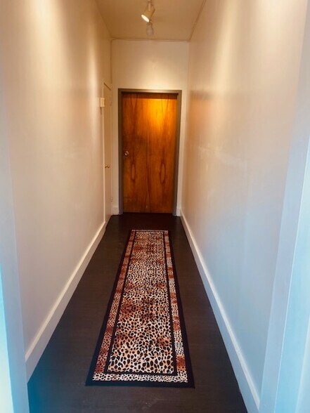 More Photos Of 102 N Main St, Galena Storefront Retail Office For Lease