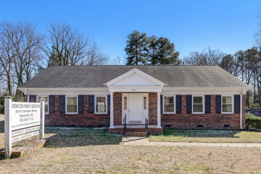 More Photos Of 601 W Harrison St, Reidsville Medical For Sale