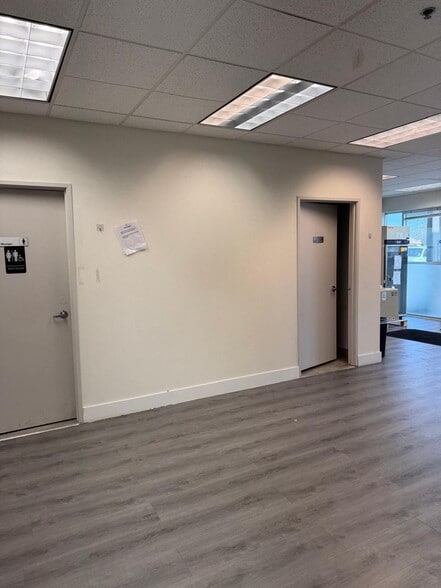 More Photos Of 2455 W Cheyenne Ave, North Las Vegas Light Manufacturing For Lease