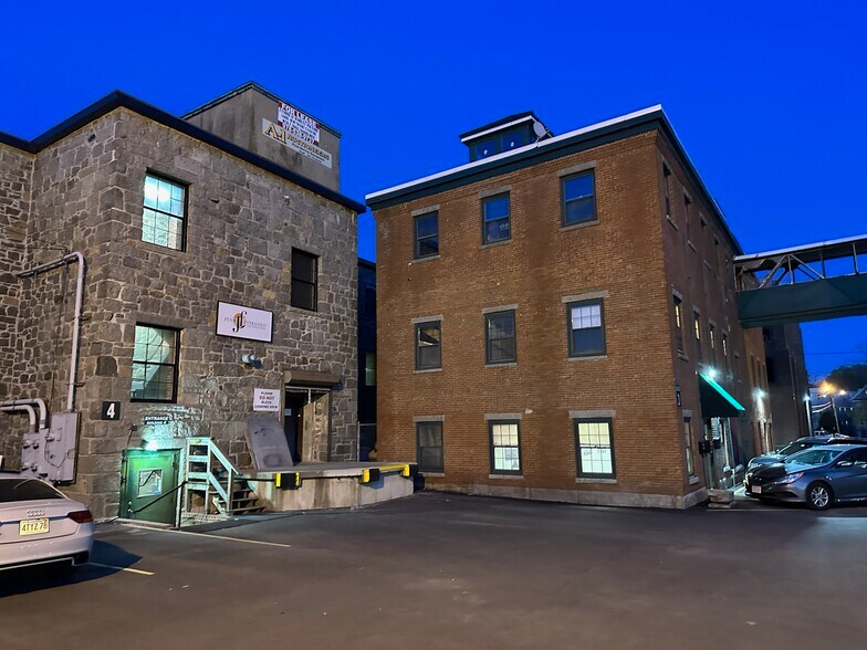 More Photos Of 119 R Foster St, Peabody Warehouse For Lease