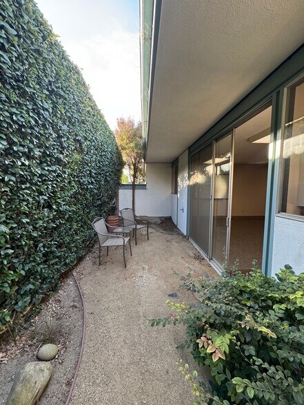 More Photos Of 1141-1151 E Main St, Ventura Office For Lease