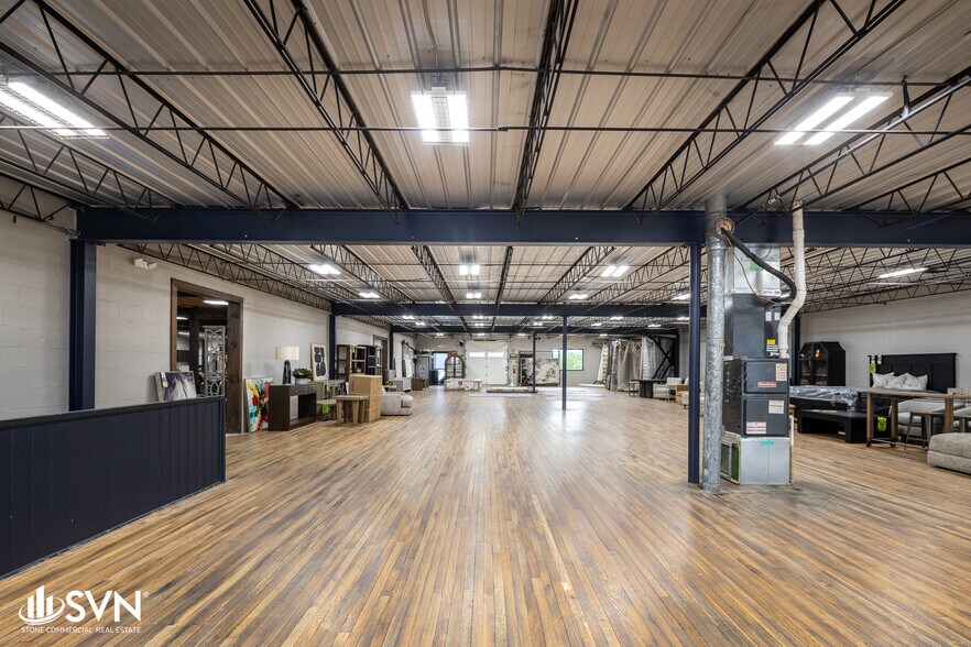 More Photos Of 764 E Seventh St, Lexington Warehouse For Sale