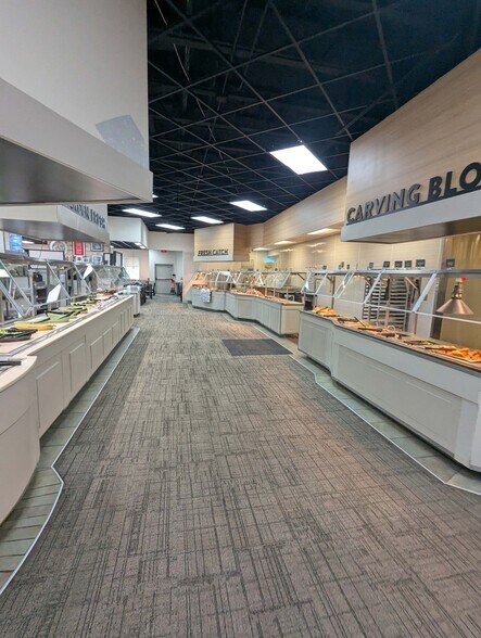 More Photos Of 19120 E Valley View Pky, Independence Restaurant For Lease
