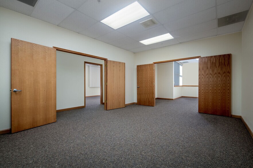 More Photos Of 350 Crown Point Cir, Grass Valley Office For Lease