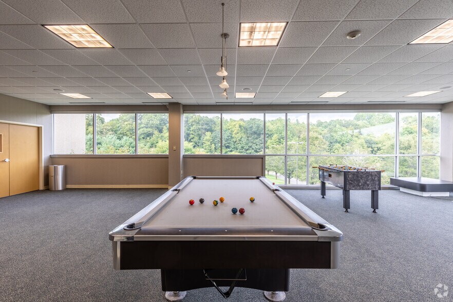 More Photos Of 20 Constitution Blvd S, Shelton Warehouse For Lease