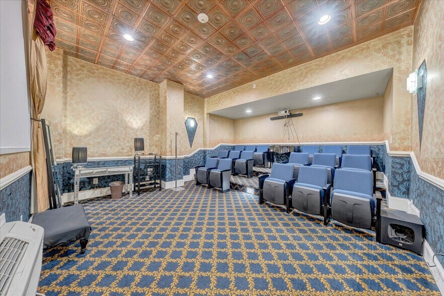 More Photos Of 812 E Main St, Bedford Lodge Meeting Hall For Sale