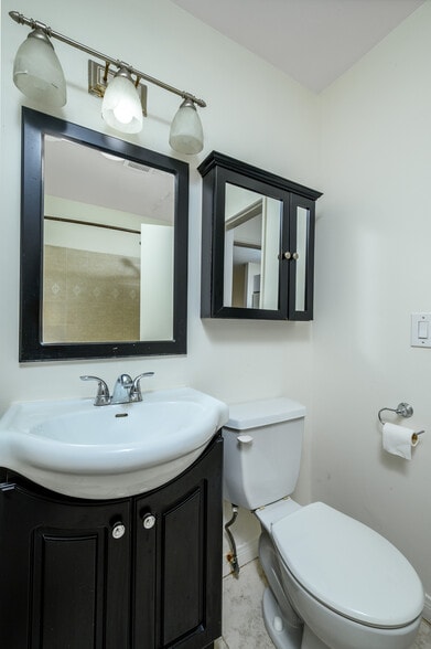 More Photos Of 7447 Herschel Ave, La Jolla Apartments For Sale