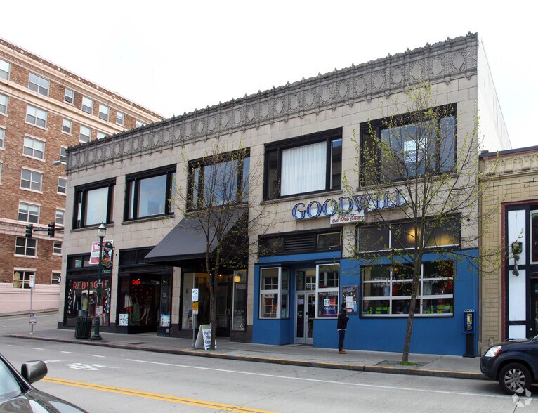 More Photos Of 4552-4560 University Way NE, Seattle Storefront Retail Office For Lease