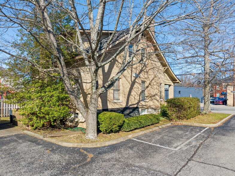 More Photos Of 520 E Maxwell St, Lexington Office For Sale