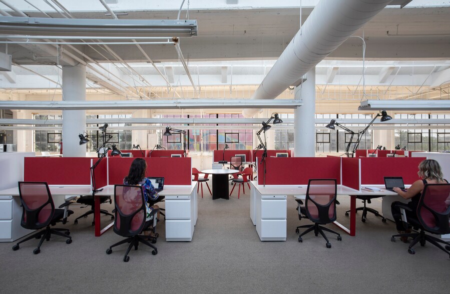 More Photos Of 1201 S Grand Ave, Los Angeles Warehouse For Lease