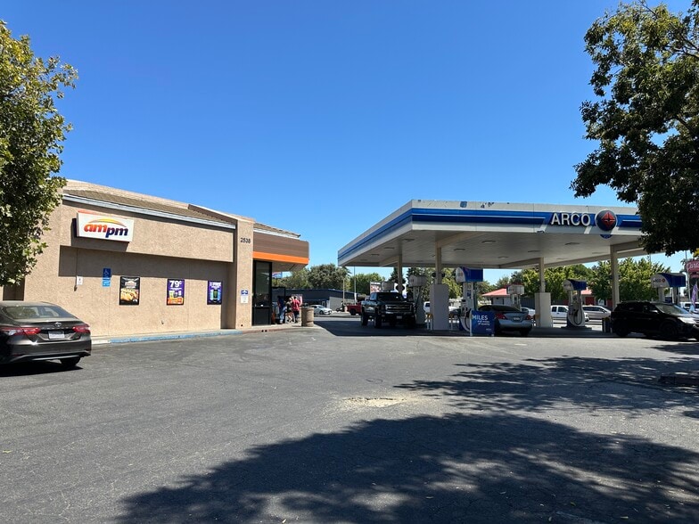 More Photos Of 2540 Esplanade, Chico Storefront For Sale