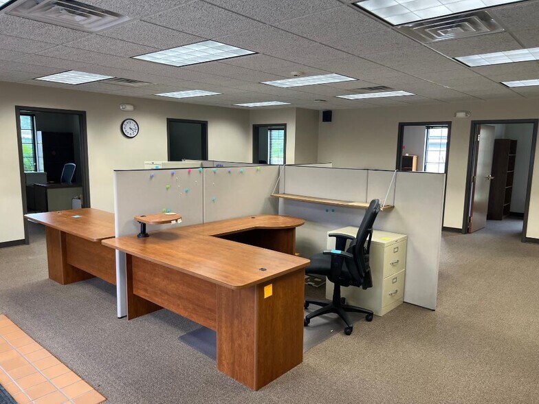More Photos Of 1 Insurance Way, Ona Office For Lease