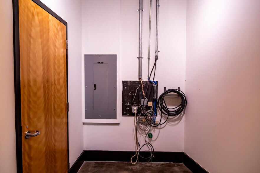 More Photos Of 319 Atlanta St SE, Marietta Office For Lease