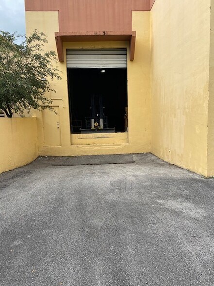 More Photos Of 2300 NW 34th Ave, Miami Warehouse For Sale