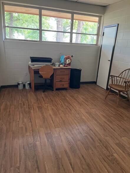 More Photos Of 3787 NW Loop 286, Paris Medical For Sale