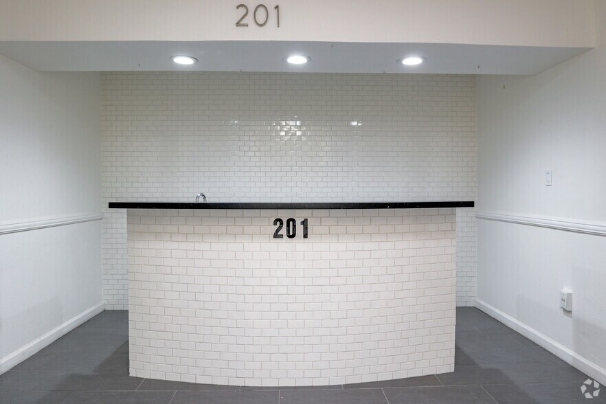 More Photos Of 556 N 1st St, San Jose Medical For Sale