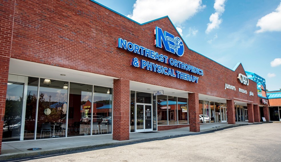 More Photos Of 1906 Glenn Blvd SW, Fort Payne Storefront Retail Office For Lease