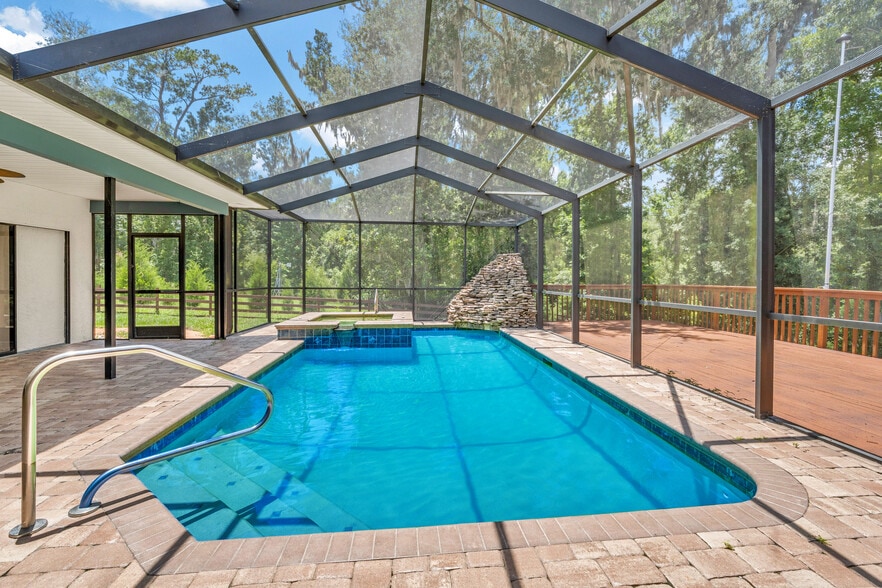 More Photos Of 27255 Hickory Hill Rd, Brooksville Specialty For Sale