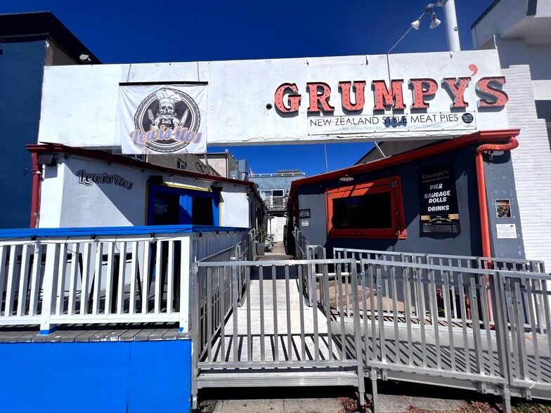 More Photos Of 1146-1148 Garnet Ave, San Diego General Retail For Lease