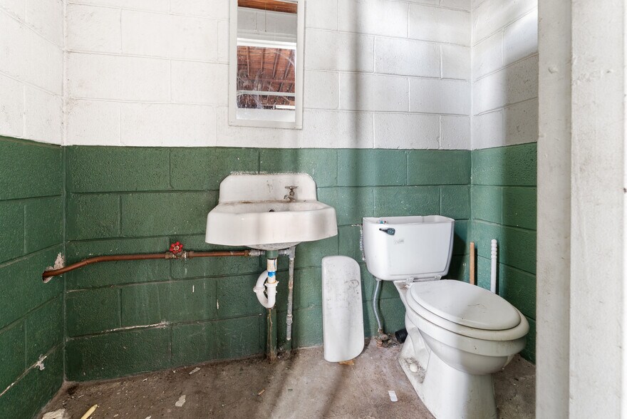 More Photos Of 27179 US Highway 80 W, Portal Industrial For Sale