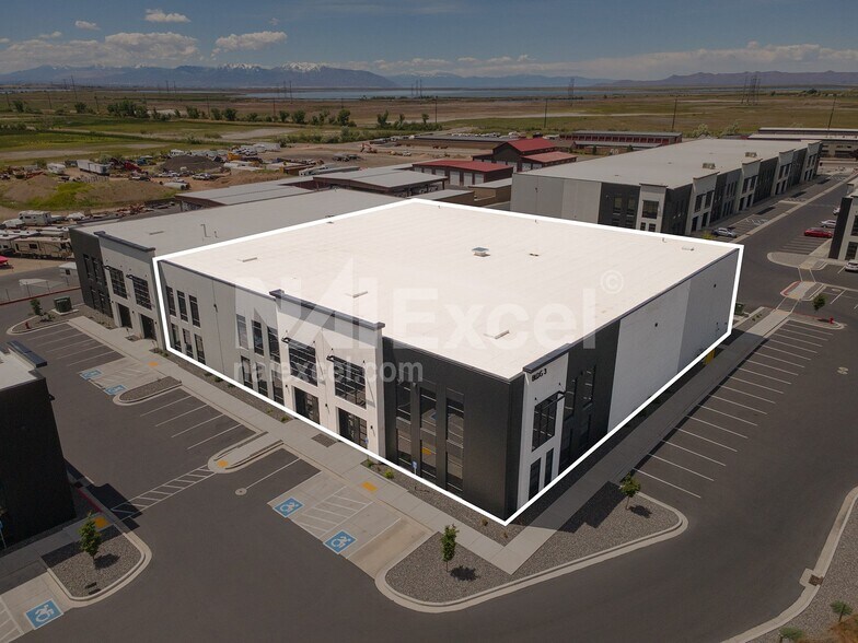 More Photos Of 1261 S 650 W, Farmington Distribution For Lease