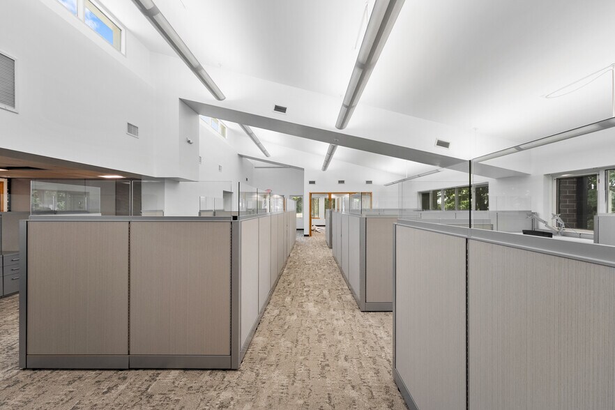 More Photos Of 2725 Arbor Ct, Eau Claire Office For Sale