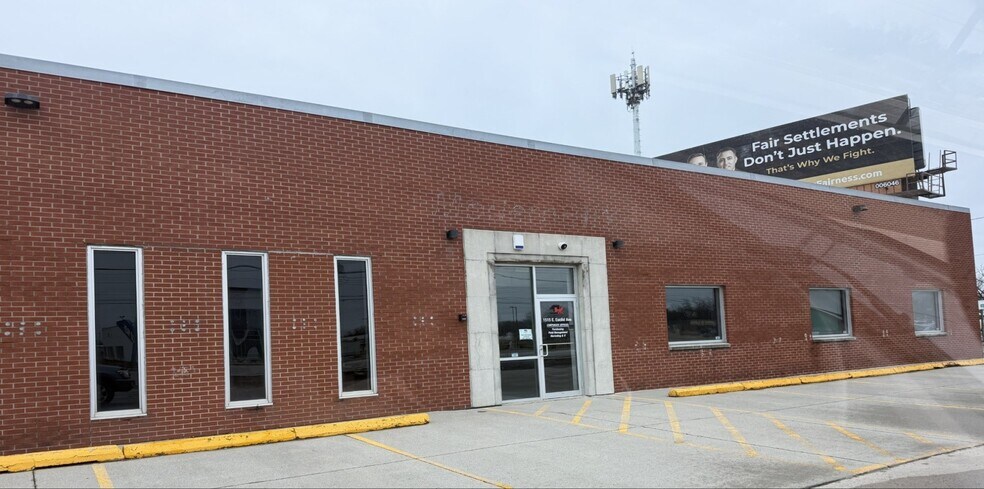 More Photos Of 1515 E Euclid Ave, Des Moines Warehouse For Sale