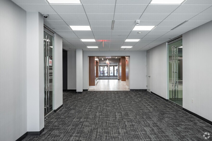 More Photos Of 7 Becker Farm Rd, Roseland Office For Lease